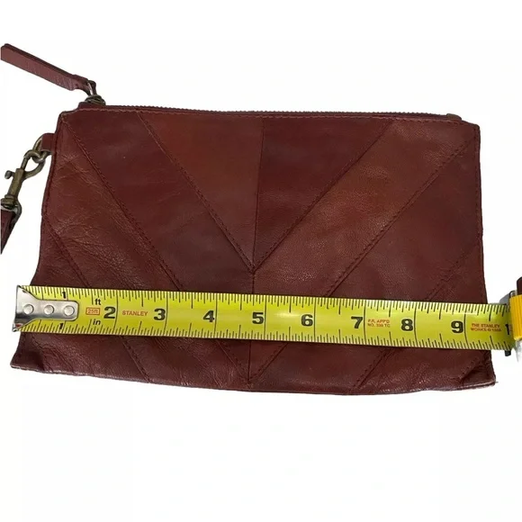 SOLD! EUC Lucky Brand Rayla Burgandy Brown Chevron  Leather Wristlet Clutch - Picture 13 of 14